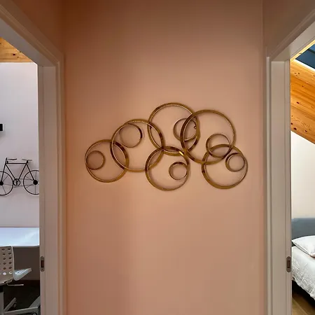 Welcome To Paradise Apartment *